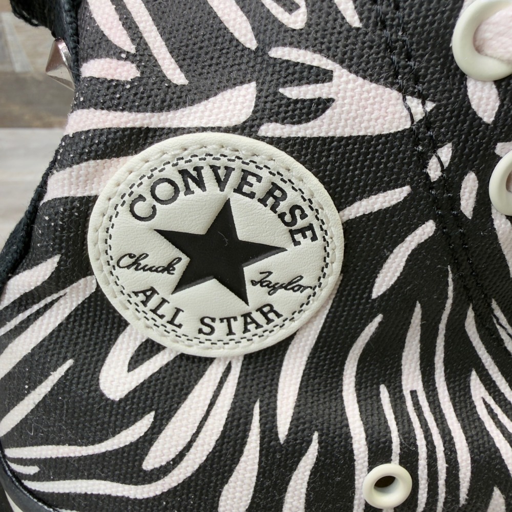 Converse Run Star Hike Women Size 5.5 Sneakers Zebra Print Platform Black White - Picture 8 of 12